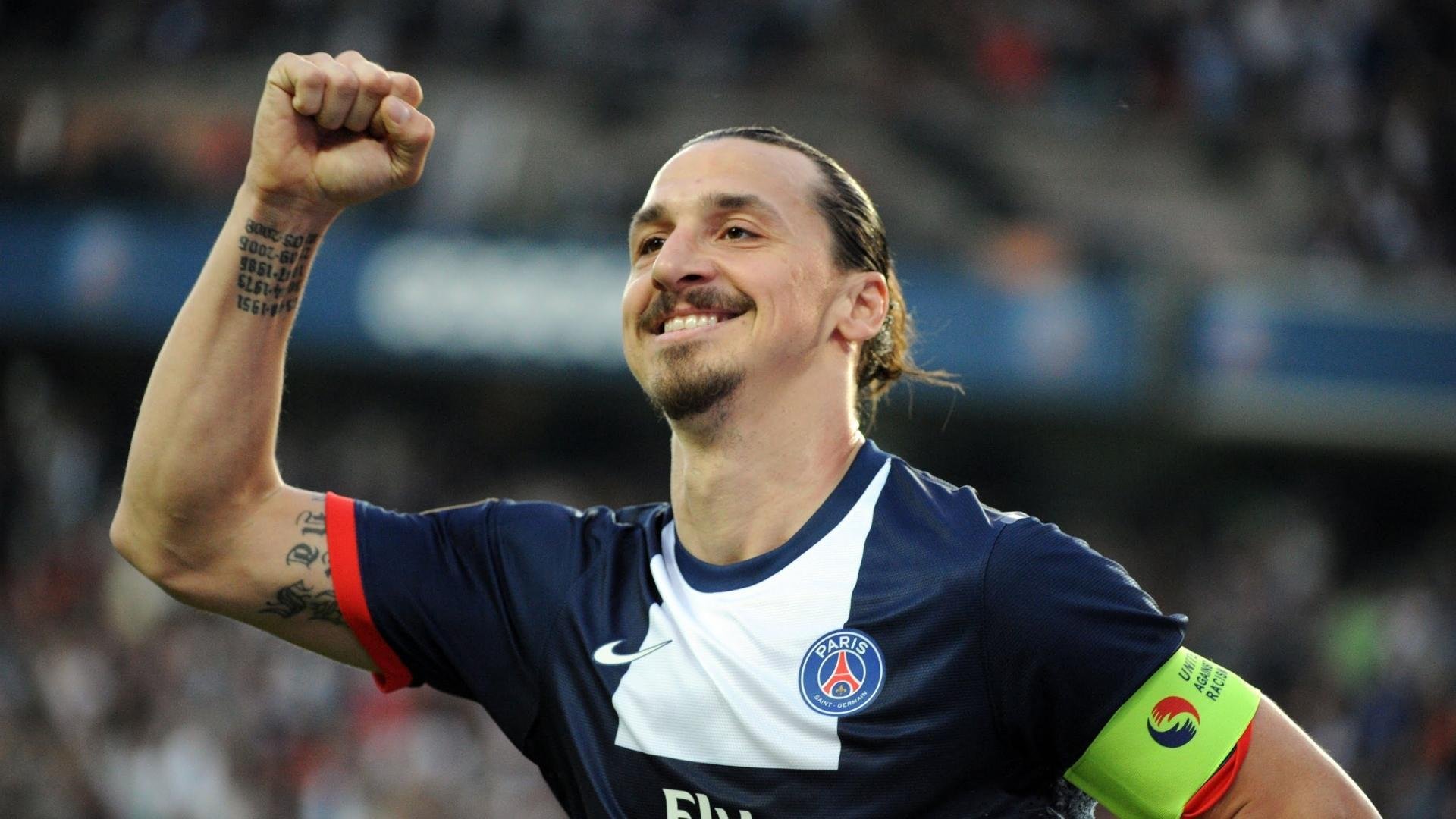 五大联赛进攻火力稀疏,只能依赖凯恩、乌尊、格林伍德,格林伍德国家队号码